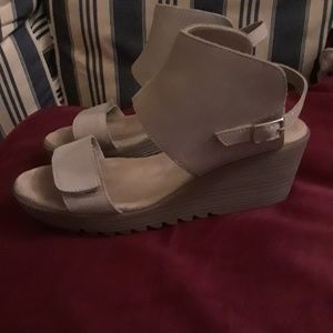 Aerosoles Size 5.5 "In the Bog" style sandals